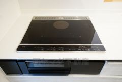 汚れてもサッとふける、お手入れのしやすいIHクッキングヒーター。オール電化なので経済的です。