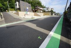 大型車の通行が少なく、騒音や振動が少ないので静かで快適な生活を送れます。