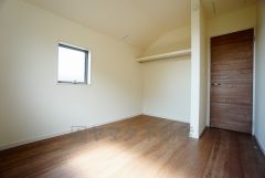 同仕様写真。ストレージルームは収納スペースとしてはもちろん、ワークスペースやキッズスペースなど多目的に活用することが出来ます。