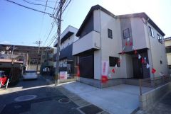 住人以外の車の進入も少なく、小さなお子様を持つご家庭にも安心です。落ち着いた住宅地内で快適な生活を実現してみませんか。