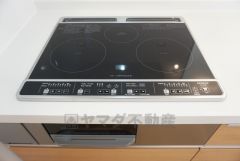 同仕様写真。IHクッキングヒーターは火を使わないため、火災の発生リスクを抑えることが出来ます。汚れてもサッとふけてお掃除らくらく＾＾