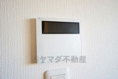 キッチン横からボタンひとつで操作が楽々。