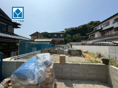 1号棟。WIC、パントリー完備＾＾リビングスルー階段でご家族との日常的なコミュニケーションが取りやすいです＾＾