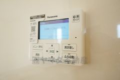 キッチン横からボタンひとつで操作が楽々。