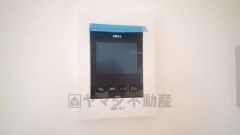 ドアを開けずに来訪者を確認できるモニター付インターフォン。見やすいカラー表示、ハンズフリータイプです。