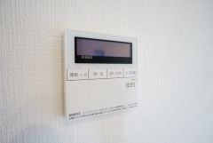 おいだき機能つきなのでお風呂に入る時間が異なるご家庭には嬉しいですね。ボタン一つで快適で便利な生活が＾＾