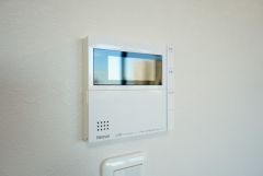 キッチン横からボタンひとつで操作が楽々。