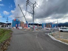 現地（2025年12月22日）撮影。大きな車でも駐車しやすいため、車のサイズを気にせず好きな車に乗れます。