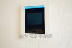 防犯性、セキュリティ対策に安心できるテレビモニター付きインターフォンです。セールスマン対策にもなり安心できます。