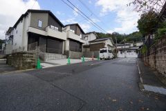 住人以外の車の進入も少なく、小さなお子様を持つご家庭にも安心です。