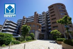 ＪＲ福間駅徒歩13分、都心へのアクセス良好。スーパーやコンビニなども近く周辺環境充実。快適でゆとりのある生活空間で新生活を始めましょう^^