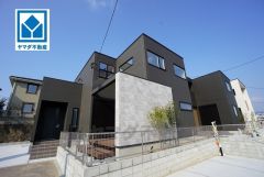 福工大前駅徒歩13分、都心へのアクセス良好。スーパーやコンビニなども近く周辺環境充実。快適でゆとりのある生活空間で新生活を始めましょう^^