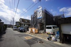 現地（2026年3月4日）撮影。大型車の通行が少なく、騒音や振動が少ないので静かで快適な生活を送れます。落ち着いた住宅地内で快適な生活を実現してみませんか。