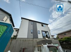 現地（2026年6月25日）撮影。八田小学校徒歩7分。スーパー・コンビニ・ドラッグストアも徒歩10分圏内に揃っています＾＾快適でゆとりのある生活空間で新生活を始めましょう^^