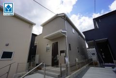 若宮小学校まで徒歩2分と近く、お子様も無理なく通えます。快適でゆとりのある生活空間で新生活を始めましょう^^