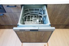 炊事時間を大幅に短縮できる食器洗浄乾燥機付き＾＾食器を洗う手間が減るので家族とのコミュニケーションの時間や自分の時間が増えますね。