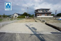 現地（2026年8月31日）撮影。南向きで日当たり良好＾＾19帖のリビングは広々とした設計で、家族が集い、寛ぐ暮らしの空間を演出しています。