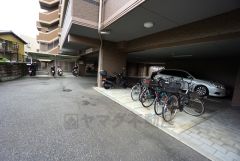 駐輪場。