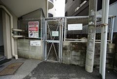 しっかりと扉の閉まるゴミ置き場。ゴミが散らかる心配もありません。