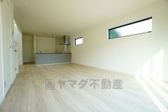 家族が集まる開放的なリビング。思い思いの時間を過ごしたり、家族みんなで食事をしたり、素敵な団らんの場になりますね＾＾