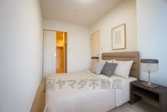 家具はイメージです。温かい光の差し込むゆとりのある居室をぜひ現地にてご確認くださいませ。