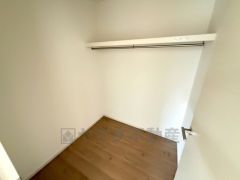 ファミリークローク。季節の衣装や趣味の道具などの収納スペースとして活用出来ます。