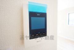 防犯性、セキュリティ対策に安心できるテレビモニター付きインターフォンです。セールスマン対策にもなり安心できます。