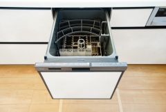 炊事時間を大幅に短縮できる食器洗浄乾燥機付き＾＾食器を洗う手間が減るので家族とのコミュニケーションの時間や自分の時間が増えますね。