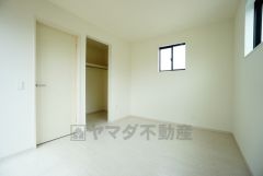 温かい光の差し込むゆとりのある居室をぜひ現地にてご確認くださいませ。