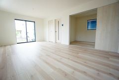 温かみのある雰囲気と、キッチンでの作業性を兼ね備え、家族の笑顔あふれる団らんのひと時をお過ごしいただける設計になっています。