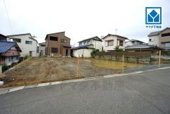 スーパーやコンビニなども近く周辺環境充実。快適でゆとりのある生活空間で新生活を始めましょう^^