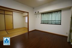 家具家電撤去後のイメージです。家族が集まる開放的なリビング。南側に大きな窓があるリビングダイニング。家族団らんのひと時を明るく演出します。