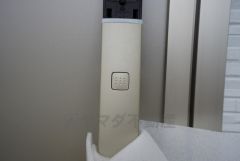 かざすだけで開閉できる、タッチキー採用の玄関。お買い物帰りで、両手がふさがってきても簡単に中に入れます＾＾