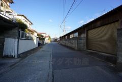 大型車の通行が少なく、騒音や振動が少ないので静かで快適な生活を送れます。