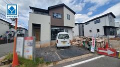 現地（2025年9月24日）撮影。2路線利用可能で都心へのアクセスの幅が広がります。毎日の通勤・通学・買い物がしやすく、快適に過ごせます。