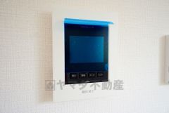 防犯性、セキュリティ対策に安心できるテレビモニター付きインターフォンです。セールスマン対策にもなり安心できます。