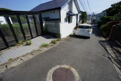 大型車の通行が少なく、騒音や振動が少ないので静かで快適な生活を送れます。