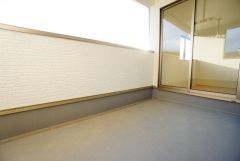 雨に濡れにくいインナーバルコニーは家事を助けてくれること間違いなし。洗濯物を干したまま外出しているとき、急に雨が降り出しても洗濯物が濡れてしまうことを防げます。