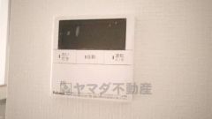 キッチン横からボタンひとつで操作が楽々。