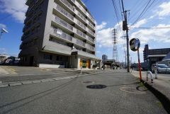 住人以外の車の進入も少なく、小さなお子様を持つご家庭にも安心です。