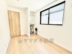 1階には5.1帖のストレージルームがあります＾＾ライフステージに合わせて様々な使い方ができそうですね＾＾