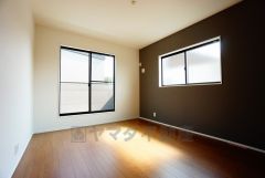 アクセントクロスがオシャレですね。インテリアでどんな部屋にするのか考えるのも楽しみです。