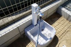 お車の洗車や外壁のお掃除をする際に便利な外水栓。