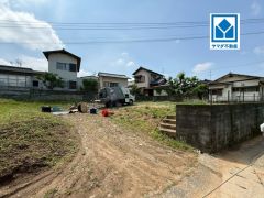 2号棟。現地（2026年5月29日）撮影。82坪以上の敷地に自由な間取りで夢のマイホームを実現して下さい＾＾広い庭では家庭菜園やガーデニングも楽しめ生活にゆとりと潤いをプラス。