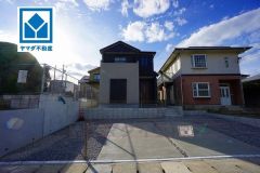 駐車もらくらくの敷地面積60坪以上。最新の設備で気持ちの良い新生活を送りませんか＾＾