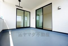 同仕様写真。広々としたインナーバルコニー付き＾＾雨の日でも安心です。陽当たり、風通し良好＾＾