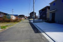 住人以外の車の進入も少なく、小さなお子様を持つご家庭にも安心です。