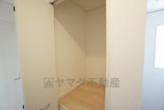 キッチンにある床下収納は居住スペースを減らさずに日用品のストックが収納可能＾＾
