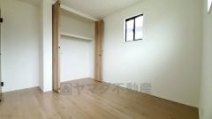 全居室に収納完備。下段を引き出し収納にするなど、空いたスペースを有効活用すれば収納力がグッと高まります。常に整理整頓されたお部屋は気持ちがいいです＾＾