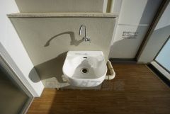 バルコニーは水栓付きです。